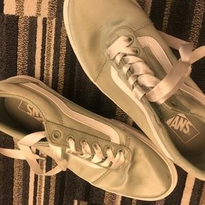 Women's Vans Satin Lux Old Skool Size 9 Sneakers